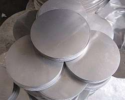 Discos e chapa de alumínio