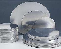 Discos e chapa de alumínio