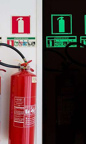 Placa de identificação de hidrantes