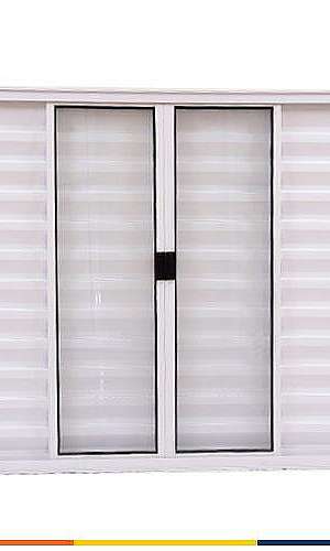 Portas e janelas de alumínio branco